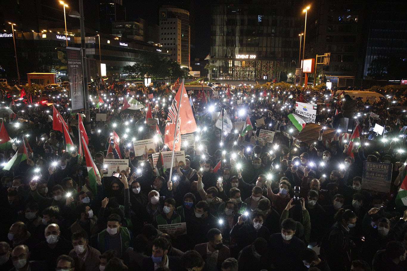 Siyonist işgalci rejim İstanbul'da protesto ediliyor Siyonist işgalci rejim İstanbul'da protesto ediliyor